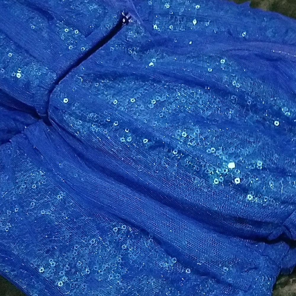 Dress - Picture 3 of 3